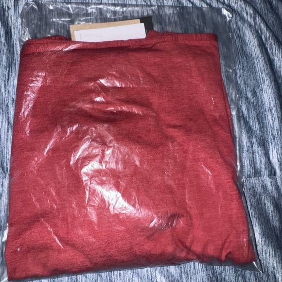 NWT Nike Women’s Medium Running Shirt with Pockets - Picture 6 of 6